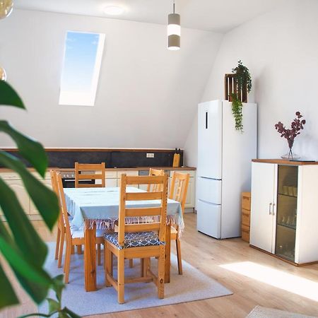 Luxus Apartment! Kueche, Balkon, Netflix, Parkplatz - 8 Personen Ilmmunster Luaran gambar